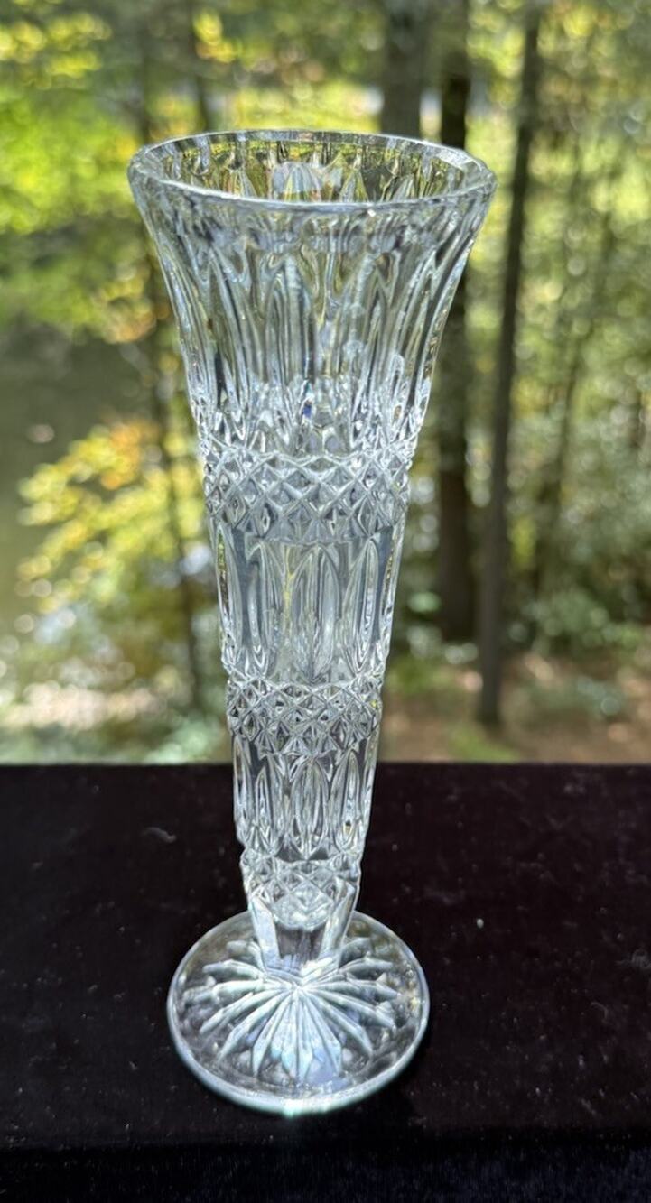 OTCO 24% lead cut crystal Flower bud vase Diamond Pattern 8 in Tall EUC
